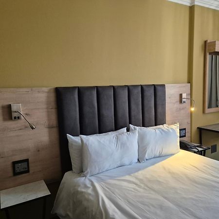 Manhattan Hotel Pretoria-Noord Exteriér fotografie