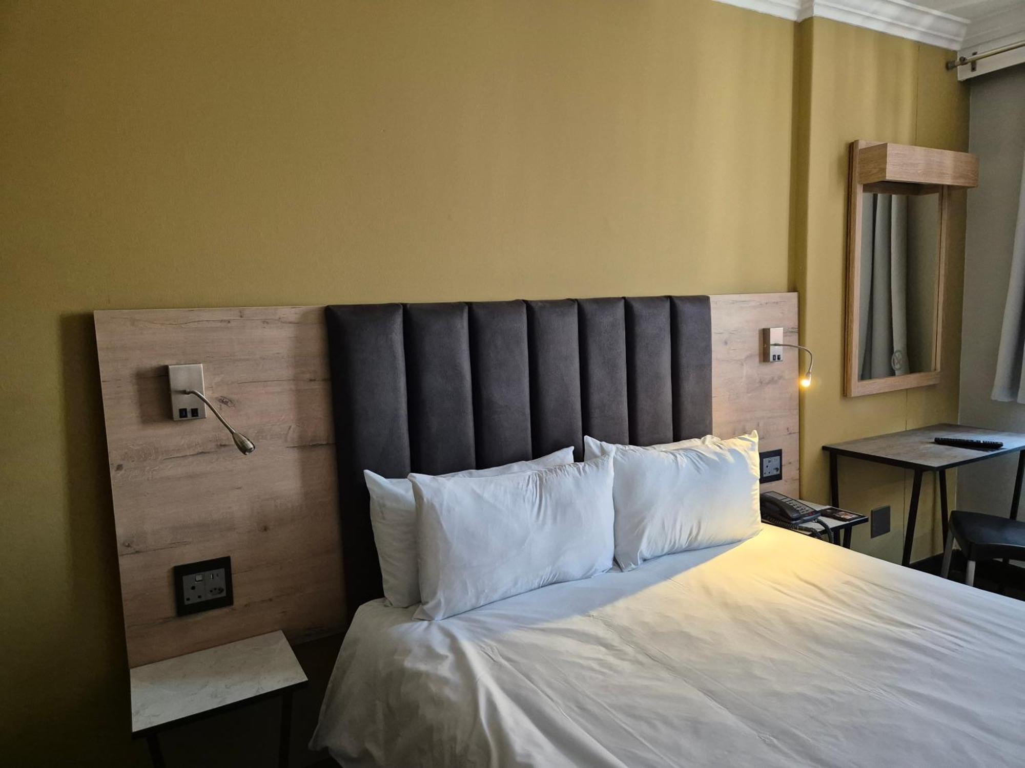 Manhattan Hotel Pretoria-Noord Exteriér fotografie